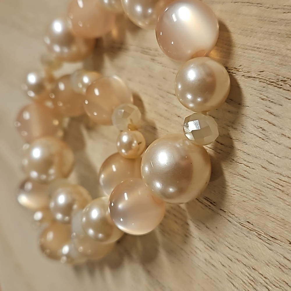 Pair of stretchy gemstone bracelets moonglow faux pearl blush pink acrylic beads - Picture 5 of 5